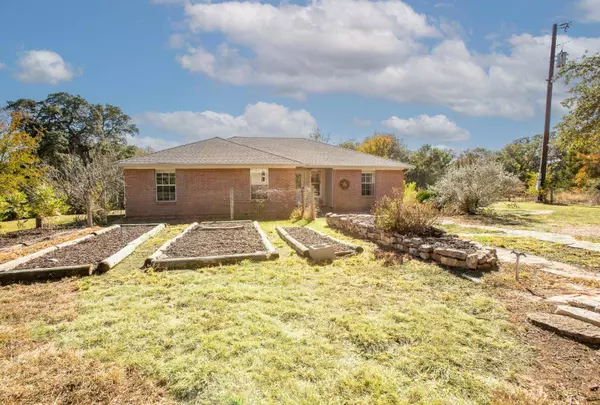 197 Little River LN, Blanco, TX 78606