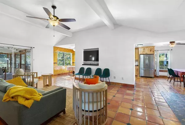 197 Little River Lane, Blanco, TX 78606