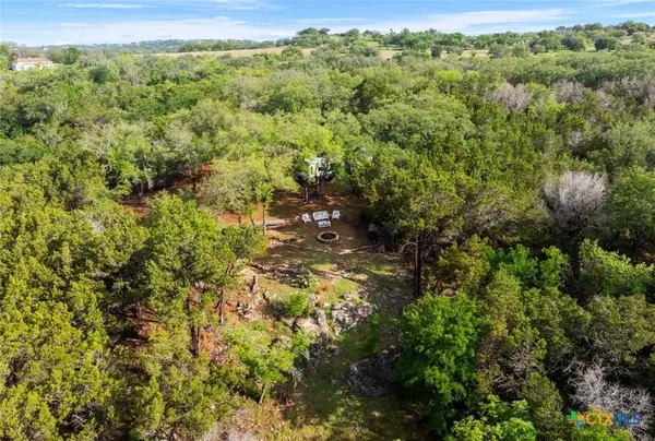 525 Soda Creek RD, Spicewood, TX 78669