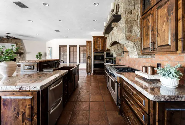 3220 Fall Creek Estates DR, Spicewood, TX 78669