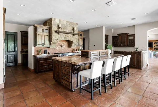 3220 Fall Creek Estates DR, Spicewood, TX 78669