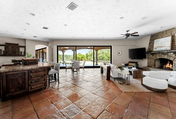 3220 Fall Creek Estates DR, Spicewood, TX 78669