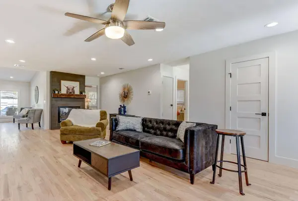 7002 Whispering Oaks DR, Austin, TX 78745