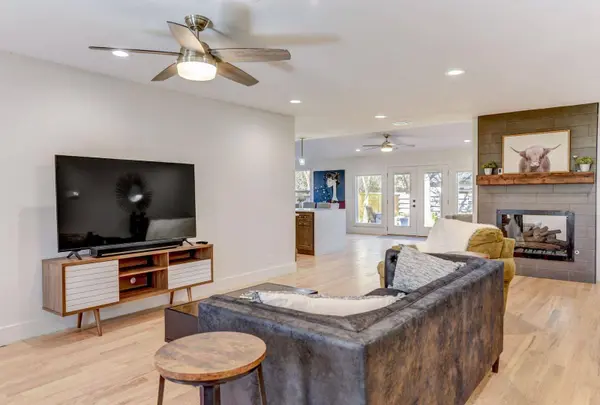 7002 Whispering Oaks DR, Austin, TX 78745