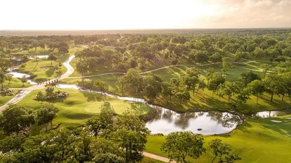 109 Mallard LN, Columbus, TX 78934