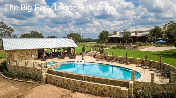 109 Mallard LN, Columbus, TX 78934