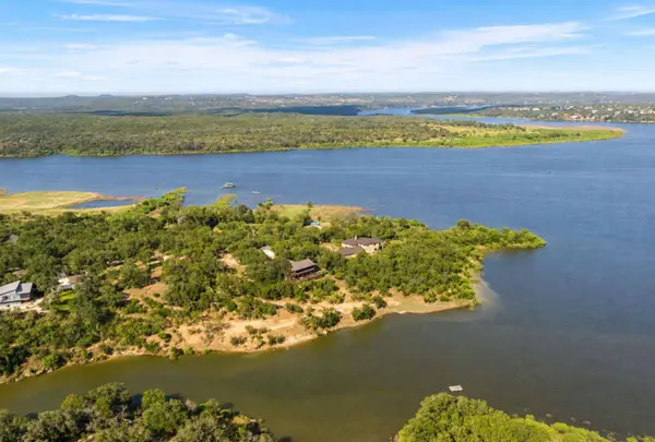 129 Jewel LN, Spicewood, TX 78669