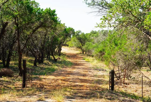 000 Old Ferry RD, Spicewood, TX 78669