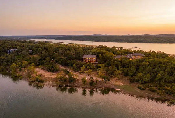 129 Jewel Ln, Spicewood, TX 78669-4093