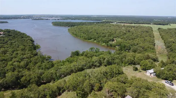 194 Lakeview Court, Sunset, TX 76270