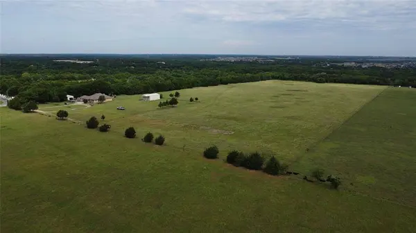 0000 S Hampton Road, Oak Leaf, TX 75154