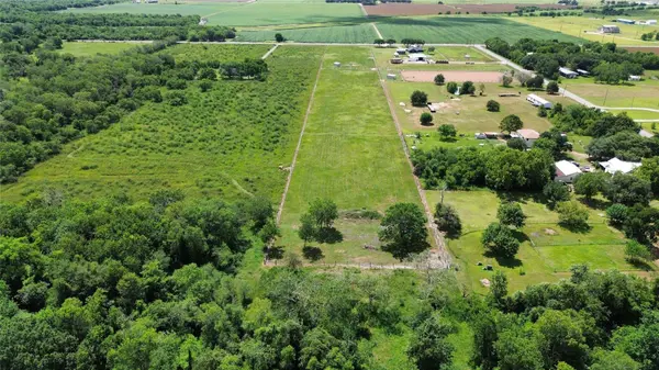 000 Hubenak RD, Needville, TX 77461