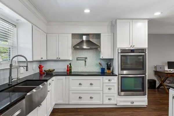 12747 Burson DR, Manchaca, TX 78652