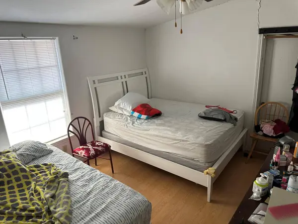 704 Otis ST, Taylor, TX 76574