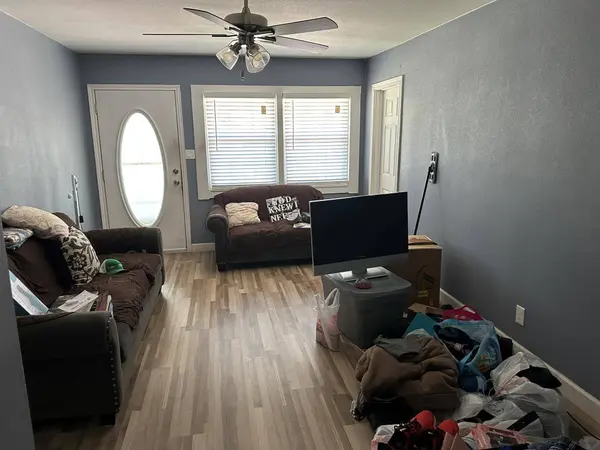 704 Otis ST, Taylor, TX 76574