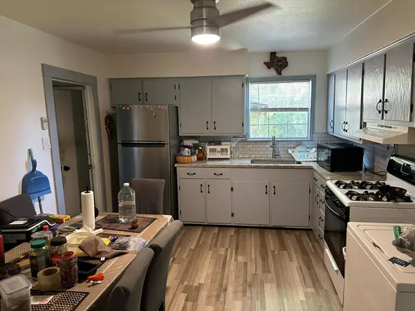 704 Otis ST, Taylor, TX 76574