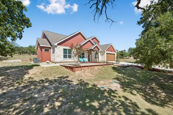 1783 Axis CIR, Fredericksburg, TX 78624