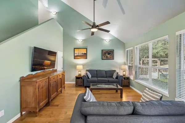 1783 Axis CIR, Fredericksburg, TX 78624