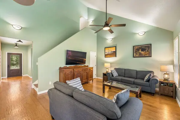 1783 Axis CIR, Fredericksburg, TX 78624