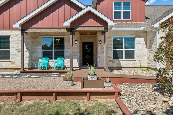 1783 Axis CIR, Fredericksburg, TX 78624