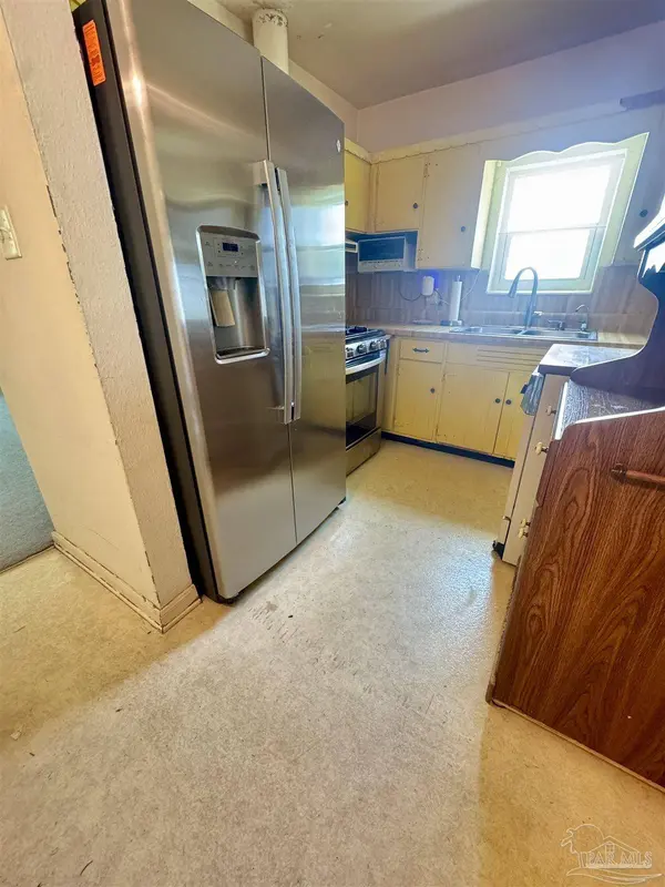 95 S Garfield Dr, Pensacola, FL 32505