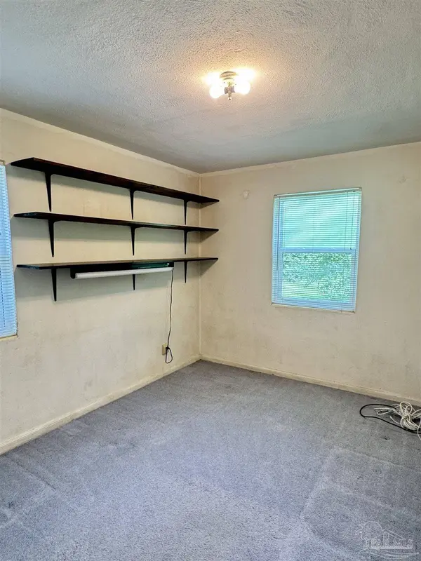 95 S Garfield Dr, Pensacola, FL 32505