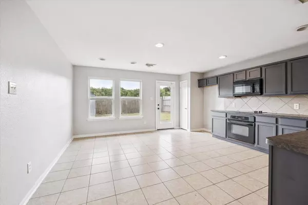 1419 Chandler Park LN, Fresno, TX 77545