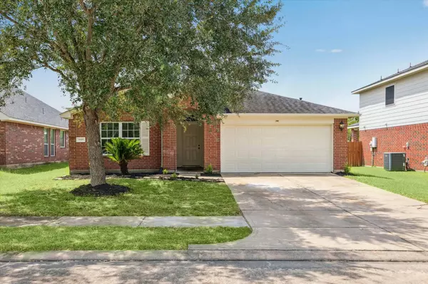 1419 Chandler Park LN, Fresno, TX 77545
