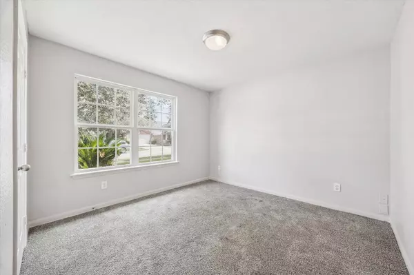 1419 Chandler Park LN, Fresno, TX 77545