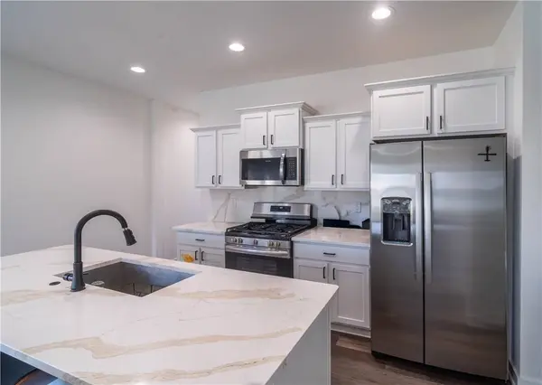 1027 S Arkansas St, Rogers, AR 72756