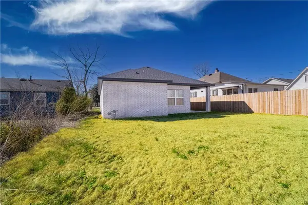 1027 S Arkansas St, Rogers, AR 72756