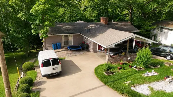 4 Cummings Ln, Bella Vista, AR 72715