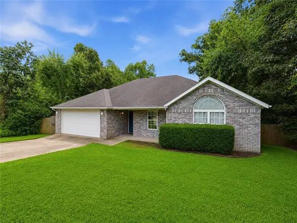 4 Doon Ln, Bella Vista, AR 72715
