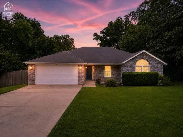 4 Doon Ln, Bella Vista, AR 72715