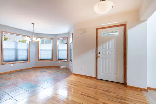 40 Patroon Pointe Drive, Rensselaer, NY 12144