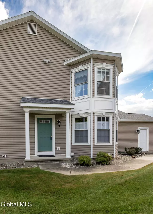 40 Patroon Pointe Drive, Rensselaer, NY 12144