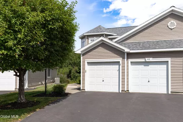 40 Patroon Pointe Drive, Rensselaer, NY 12144