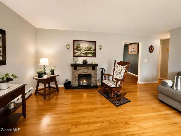 9 Clearview Boulevard, Schodack, NY 12033