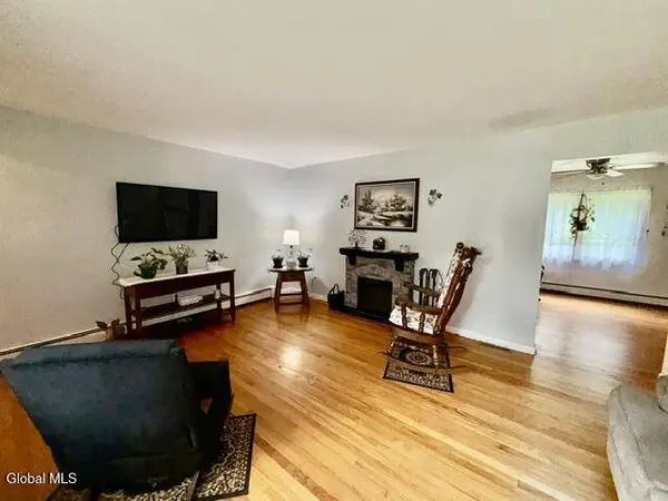 9 Clearview Boulevard, Schodack, NY 12033