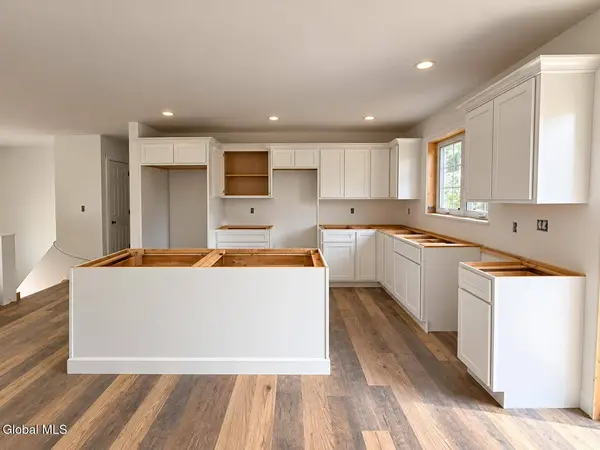 323 Madison Avenue E, Rensselaer, NY 12144