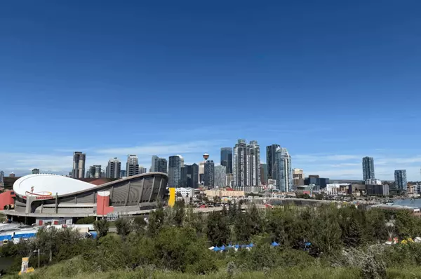 What's open and closed in Calgary this Heritage Day long weekend