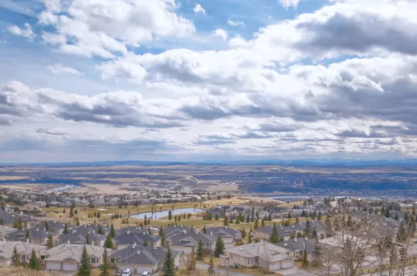Town near Calgary seeing massive 108% spike in home inventory levels