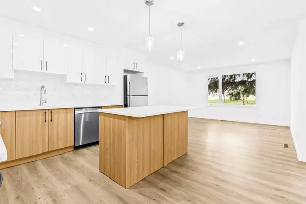 83 Deerview WAY SE, Calgary, AB T2J 6B4