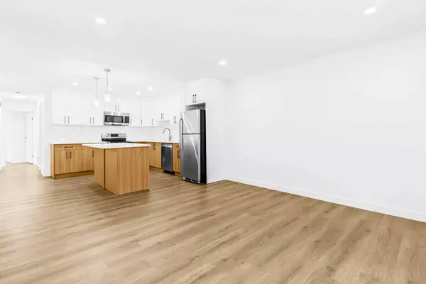 83 Deerview WAY SE, Calgary, AB T2J 6B4