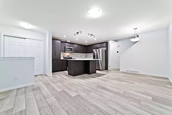 43 Cityside TER NE, Calgary, AB T3N 1H8