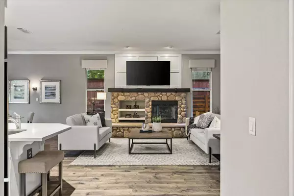 2112 Heritage Dr, Roseville, CA 95678