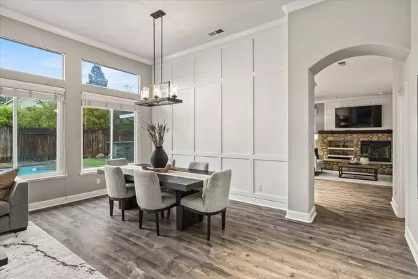 2112 Heritage Dr, Roseville, CA 95678