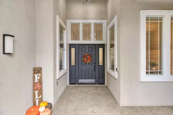 2112 Heritage Dr, Roseville, CA 95678