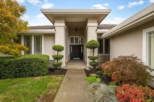 2112 Heritage Dr, Roseville, CA 95678