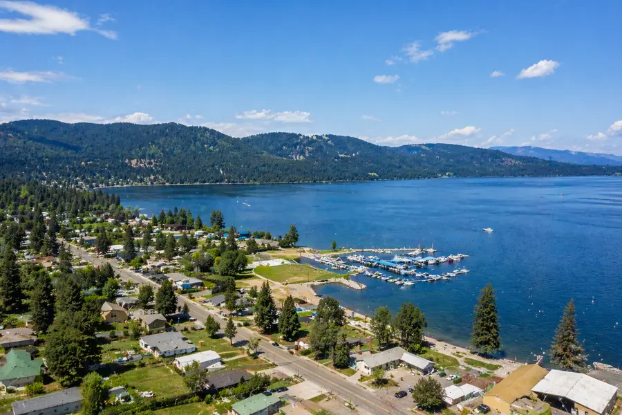 Spirit Lake | Lake Living + Space
